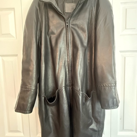 Etienne Aigner Black Leather Jacket Timeless Style - Picture 1 of 8